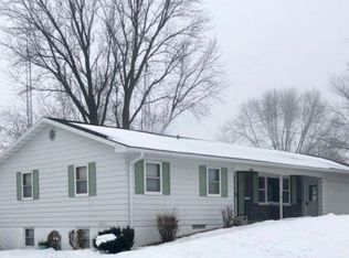 1030 Glendale Park Dr, Hampton, IA 50441