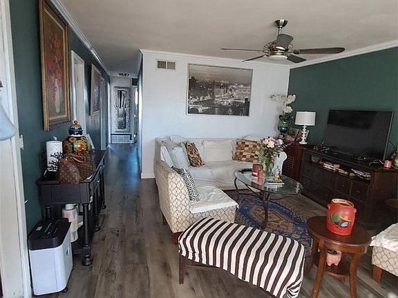 2nd image of 11283 Greenwood Way