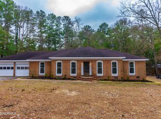 910 Glendale Dr, Aberdeen, NC 28315