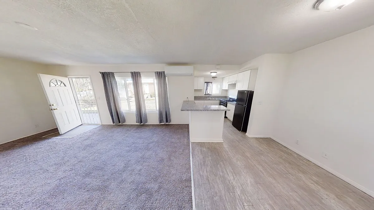 Building Photo - 876 Wellwood Ave