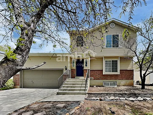 1738 N 2275 W Photo 1