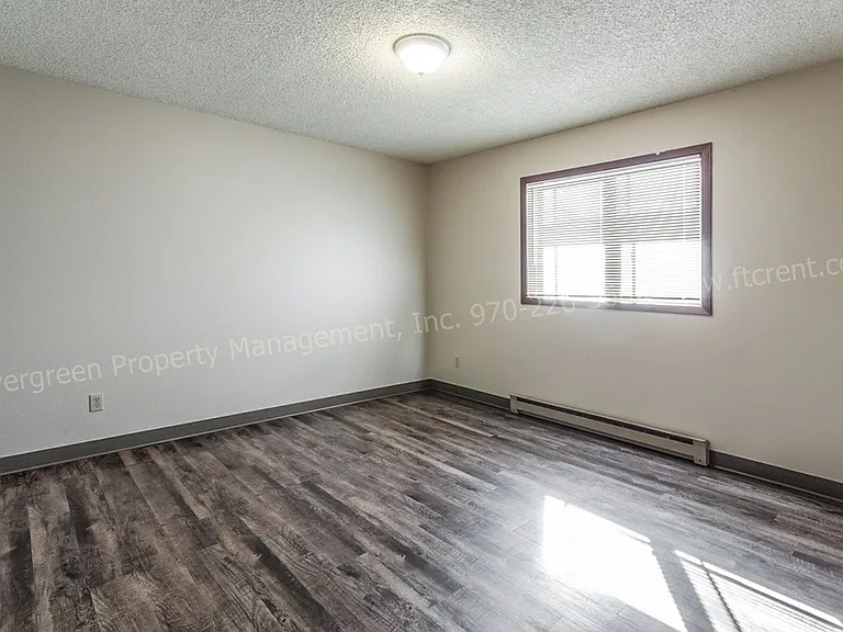 348 Terri Dr — Photo 12