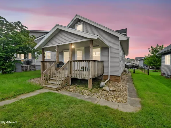 2136 C St SW, Cedar Rapids, IA 52404