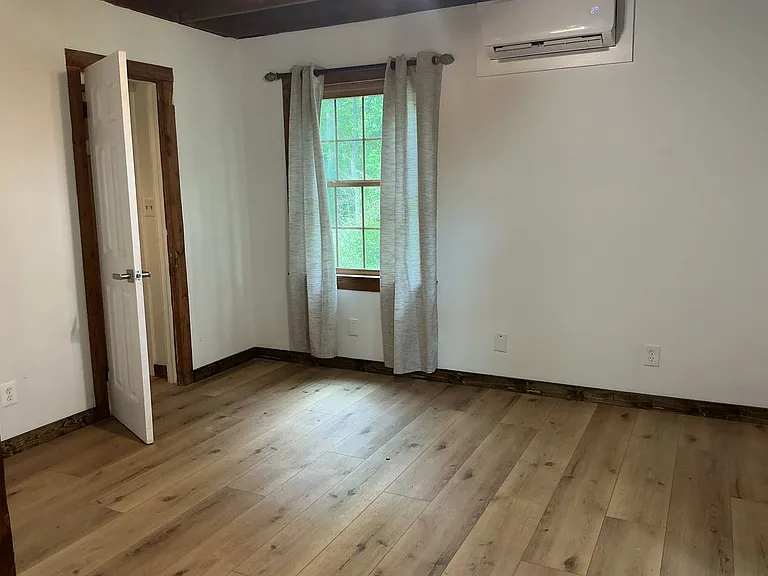 360 Wood Landing Rd — Photo 14