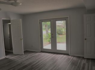 72 10th Ave, Shalimar, FL 32579