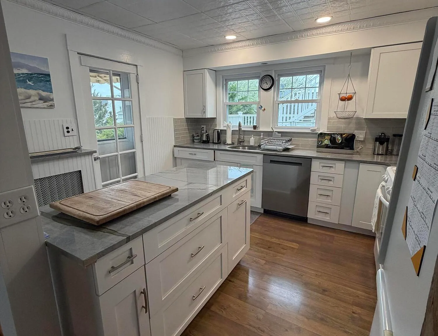 4 bed, 2.5 bath, 1926 sqft, $3,400 — Photo 4