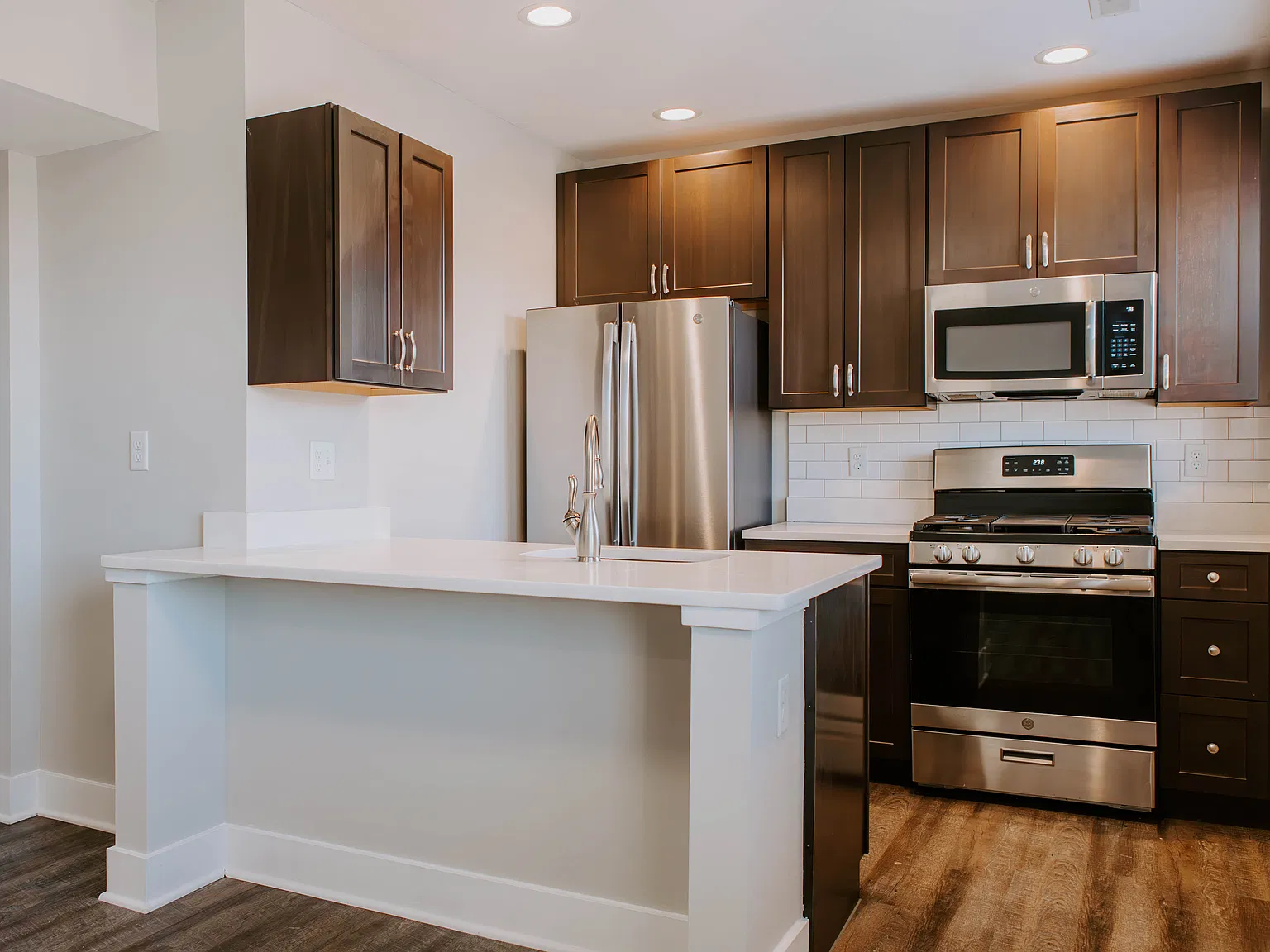 2 bed, 1100 sqft, $1,500 — Photo 2