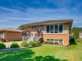 8040 Austin Ave, Burbank, IL