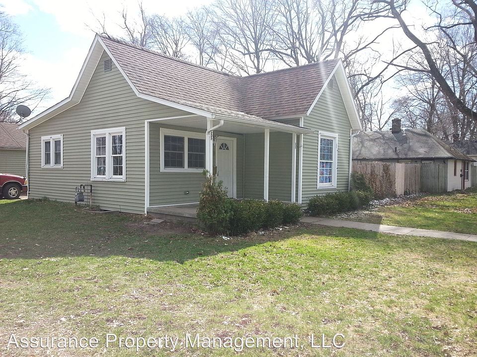 1st image of 901 W Hubbard Ave