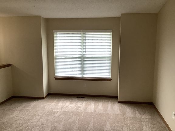 2nd image of 816 W Aberdeen Dr