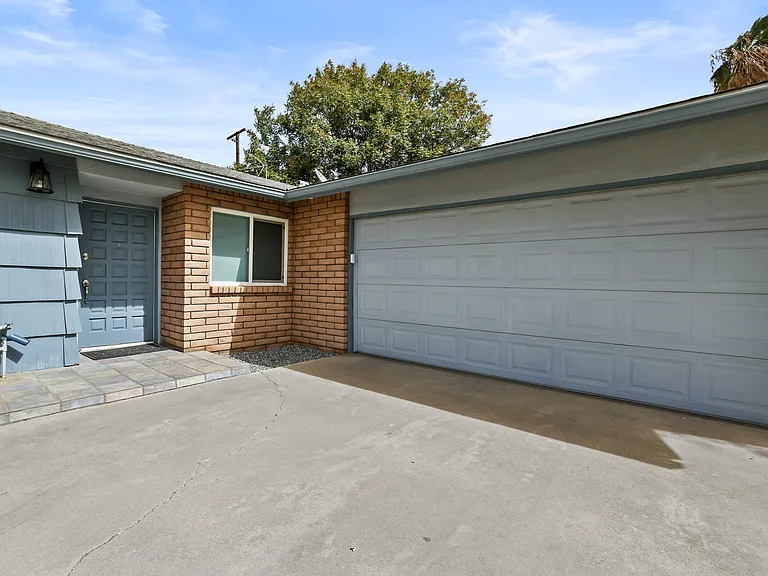 3636 W Tulare Ave — Photo 5