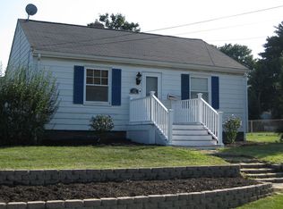 25 Beech Ave, Tiverton, RI 02878