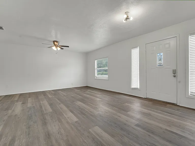 2682 Wasina Dr — Photo 7
