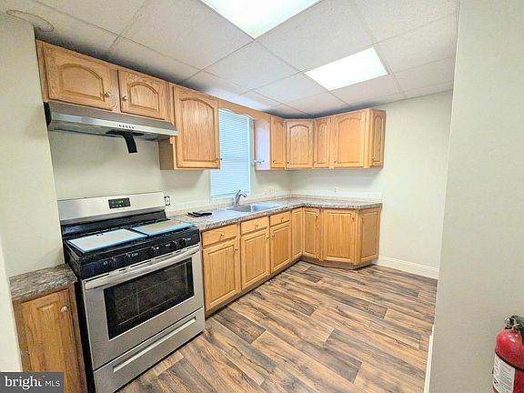 4th image of 7 Dresser Ave #B