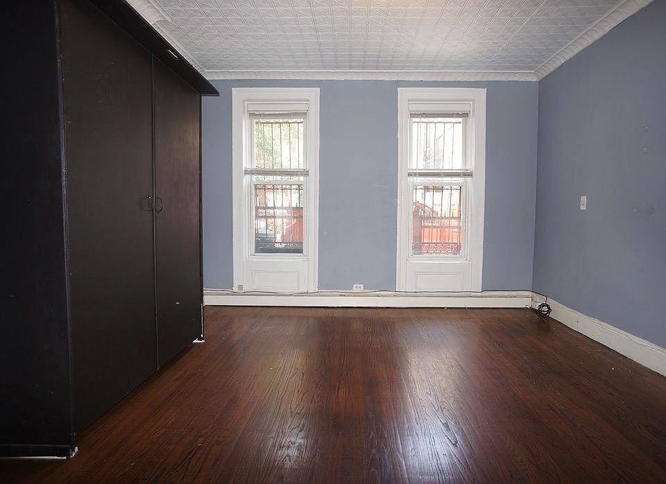 2nd image of 231 Berry St #1