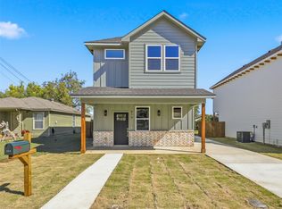 614 N Robinson St, Cleburne, TX 76031