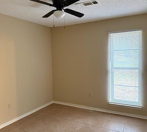 3rd image of 5536 Crestwood Dr
