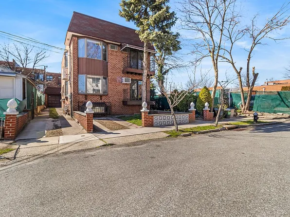 5-18 129th St, College Point, NY 11356