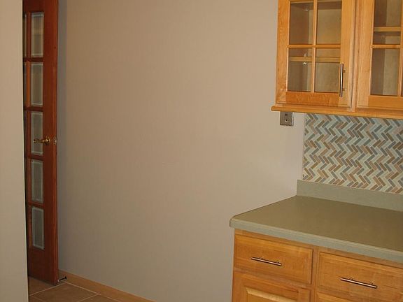 Kitchen to washer/dryer area