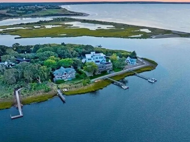 105 W Neck Point Rd — Photo 16