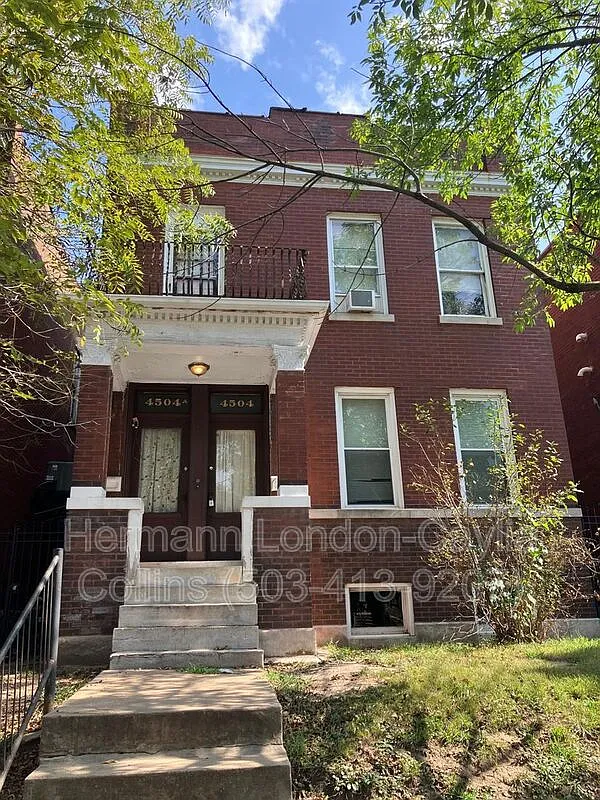 2 bed, 1.0 bath, 1322 sqft, $1,195 — Photo 1