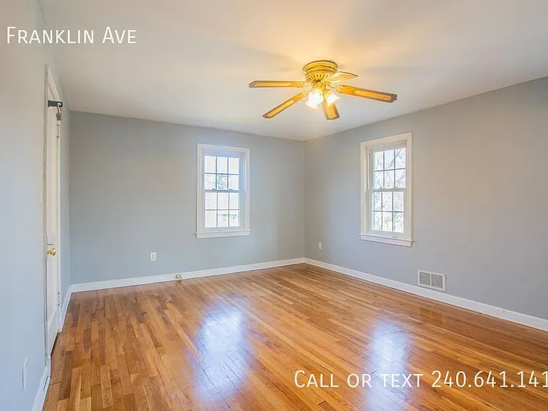 8 Franklin Ave — Photo 17