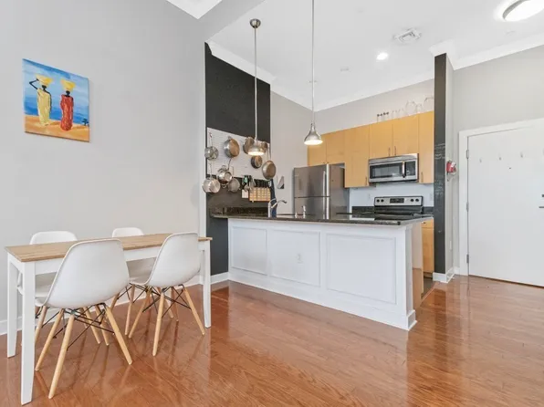 72 Ashland St APT 302, Malden, MA 02148