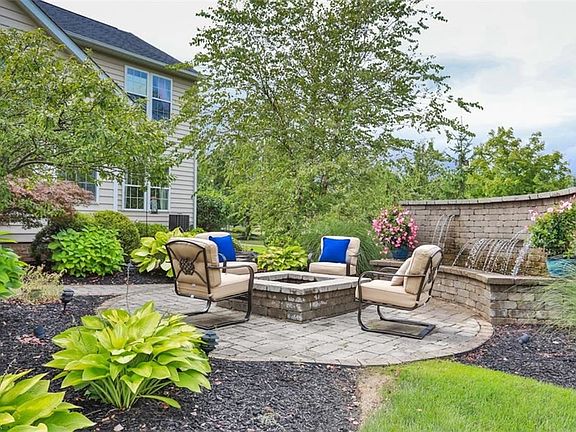 2nd image of 7231 Capilano Dr