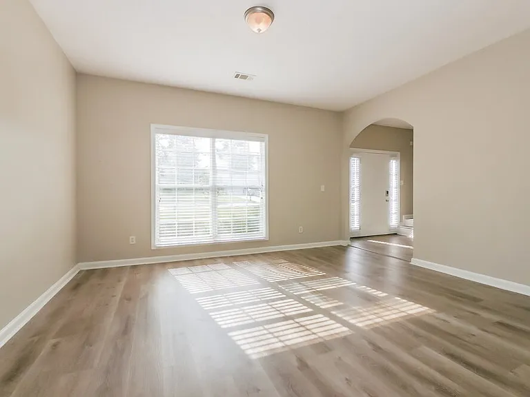 440 The Gables Dr — Photo 10