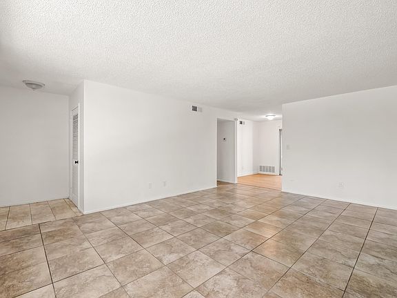 5th image of 3725 N Fruit Avenue #B
