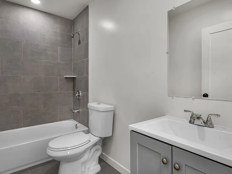 5846 Denver Ave — Photo 9