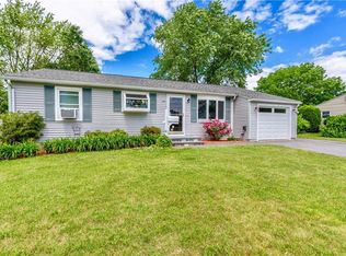 104 Stoneham Dr, Woonsocket, RI 02895