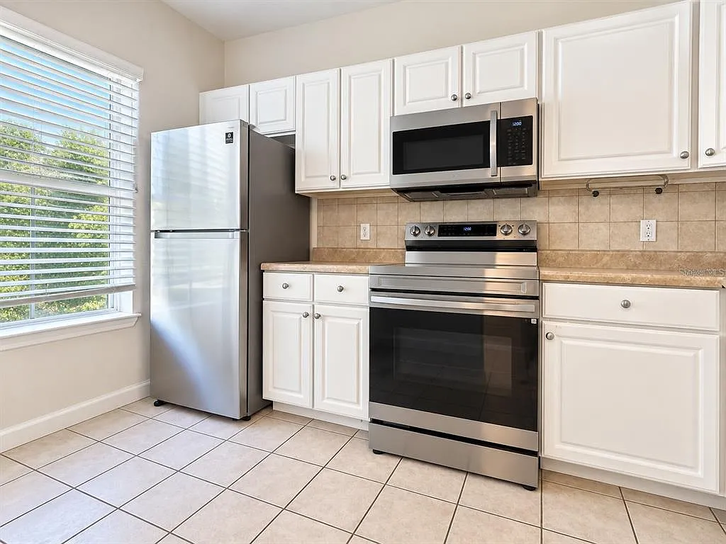 2 bed, 2.5 bath, 1275 sqft, $1,550 — Photo 4