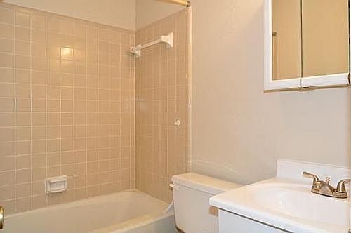 5th image of 4814 Scott St