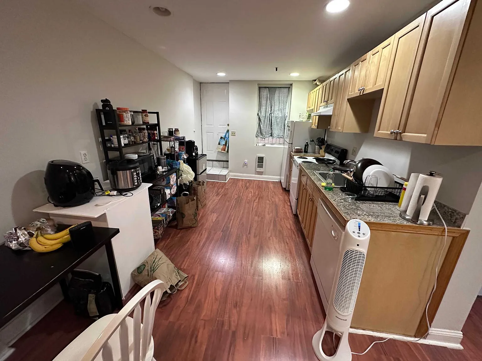 3 bed, $4,395 — Photo 3