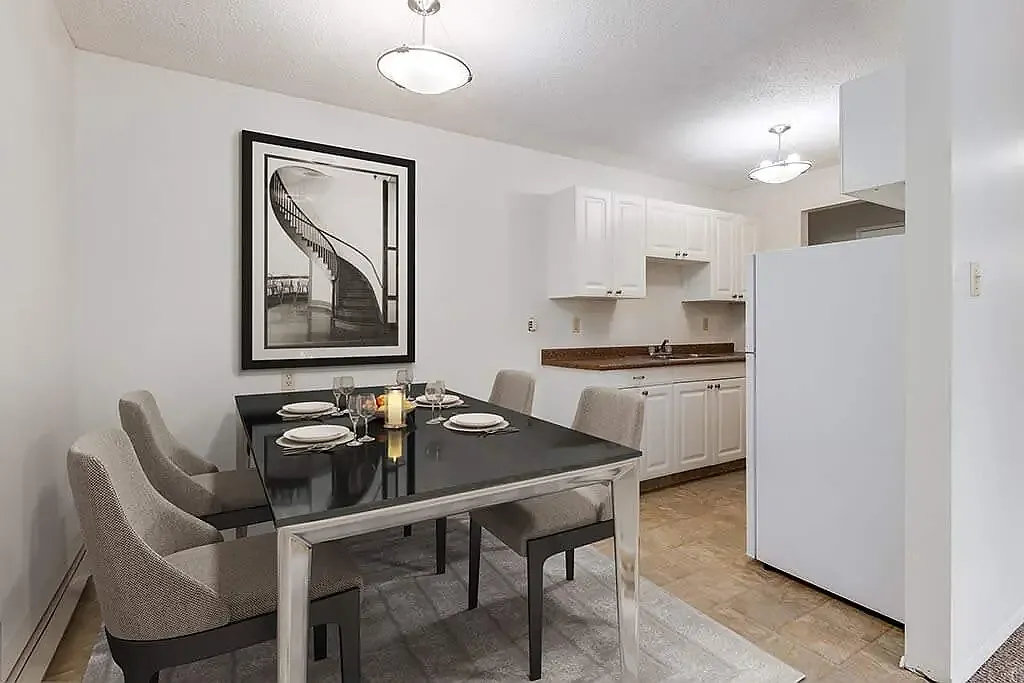Harvester Apartments — Photo 2