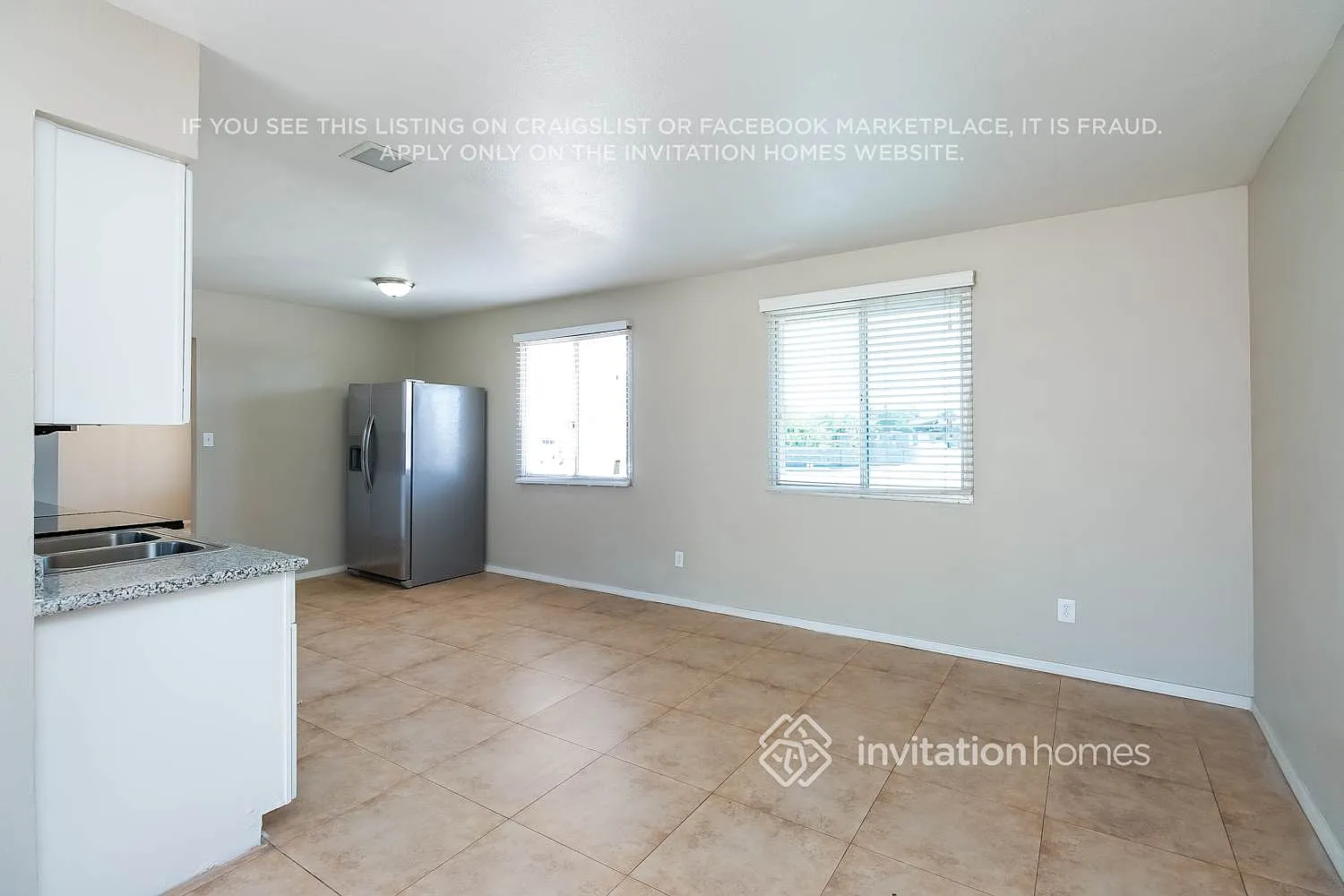 2208 N 48th Dr Phoenix, AZ 85035 — Photo 3