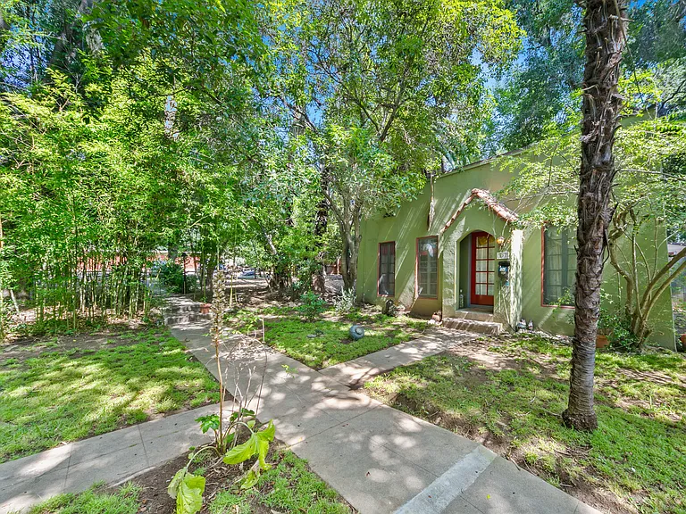 459 E Sacramento St — Photo 23