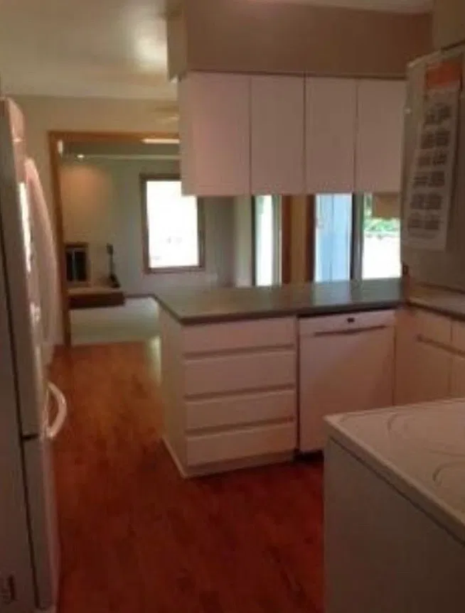 5 bed, 4450 sqft, $3,595 — Photo 3