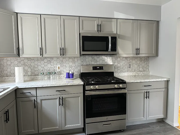 234 Crombie St — Photo 18