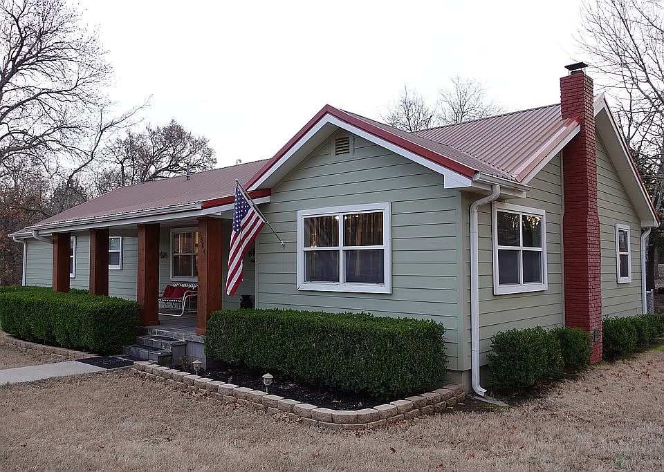 1st image of 2584 Seminole Dr