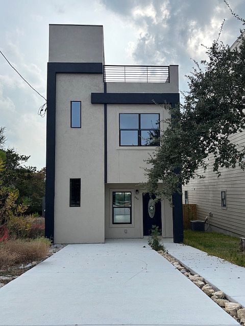 1st image of 644 Canyon Cir