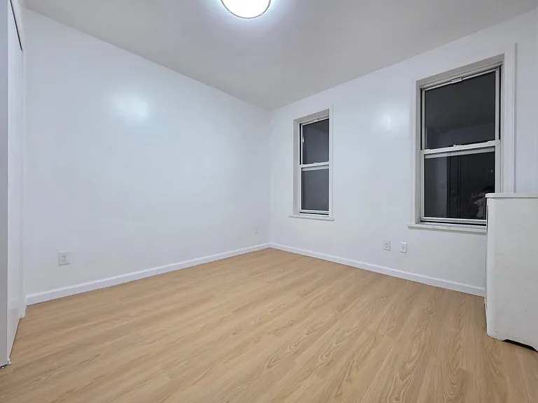 1382 W 7th St #2 — Photo 13