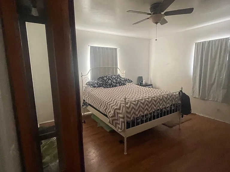 master bedroom has fan and airconditoning Furniture will not be there engineered flooring swiss coffee semi gloss paint