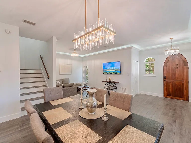 606 E Livingston St — Photo 10