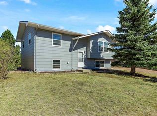 628 Lion Dr, Rapid City, SD 57701