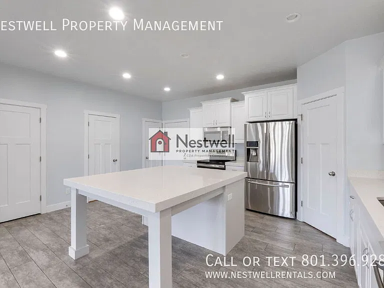 3596 E Ruby Ln — Photo 3