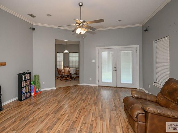 4th image of 4300 Country St
