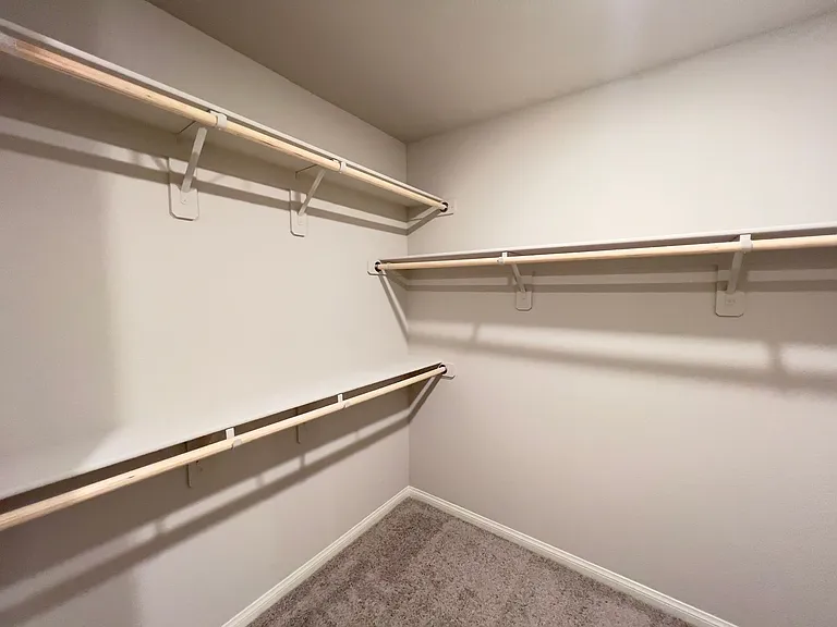 10946 Cambridge Lakes Ave — Photo 16