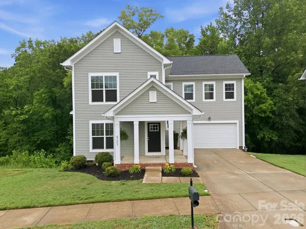 8207 Dumphries Dr, Huntersville, NC 28078
